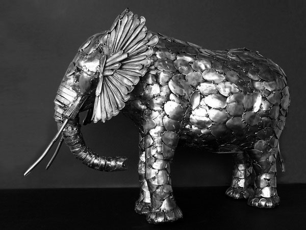 Scultura di Gary Hovey: elefante